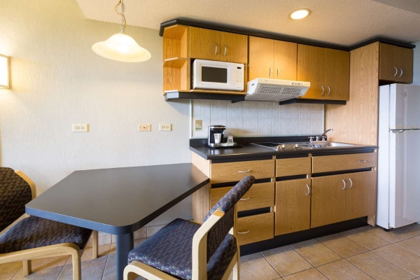 BEST WESTERN IRAZU HOTEL AND STUDIOS